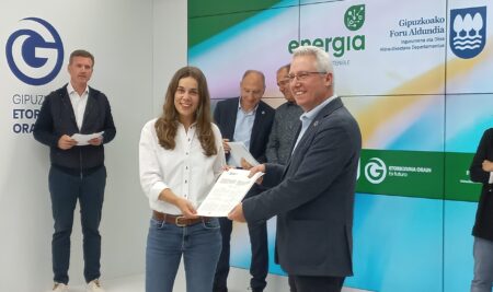 Bidasoa activa Gipuzkoako Energia Iraunkorraren eta Pobrezia Energetikoaren Lurralde Mahaian sartu da, lurraldearen jasangarritasun energetikorantz aurrera egiteko