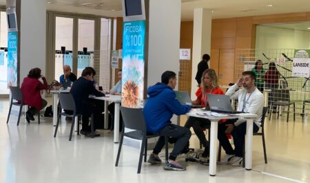 Más de 550 personas asisten a la XXVIII edición de la Semana del Empleo para realizar entrevistas de trabajo y entregar curriculums