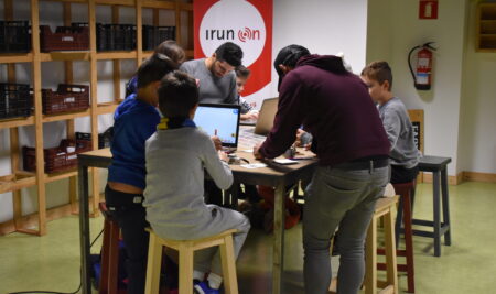 Irun Factory volverá a acoger estas navidades los talleres para jóvenes Tech Irun organizados por Bidasoa activa