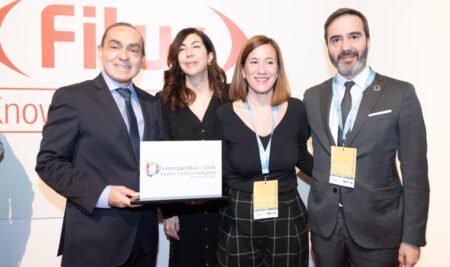 Irunek eta Hondarribiak Turismo Helmuga Adimendun gisa egiaztatzen dituen bereizgarria jaso dute Fitur azokan