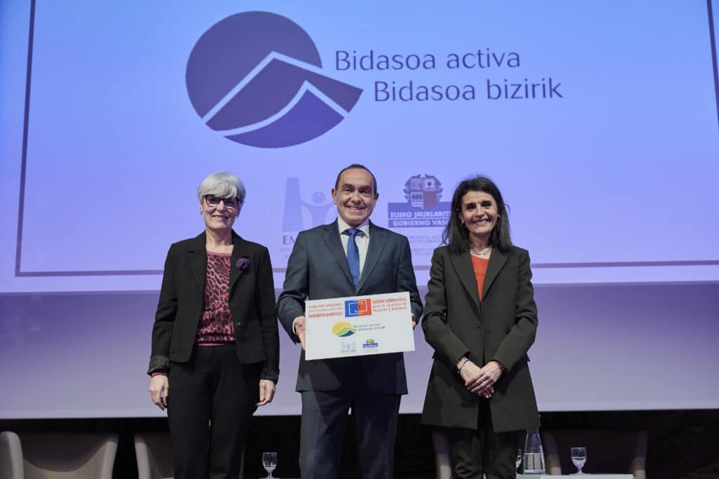 Bidasoa bizirikek “Emakumeen eta Gizonen Berdintasunerako Lankidetza Erakundea 2024” aitorpena jaso du