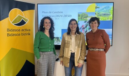 Bidasoa bizirikek Irun eta Hondarribiko Turismoa Kudeatzeko Plana eguneratu du, bi hiriak turismo jasangarrian eta digitalean erreferente izateko