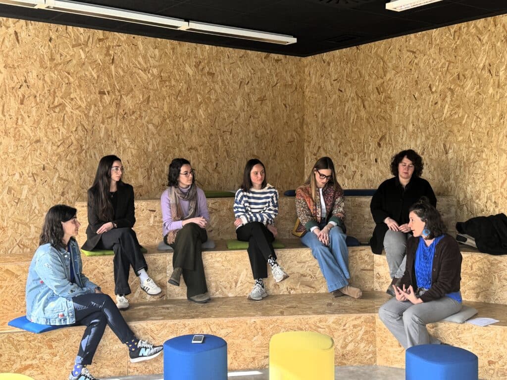 Con motivo del Día Internacional de la Mujer, los Ayuntamientos de Irun y Hondarribia, a través de Bidasoa activa, han puesto en marcha una nueva campaña de sensibilización para dar visibilidad al emprendimiento femenino.