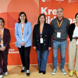 500 lagunek baino gehiagok hartu dute parte Krea Bidasoan, enpresa-berrikuntzan erreferente bihurtu den ekitaldia